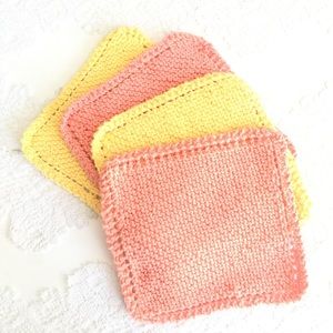 Vintage knitted square serving mats